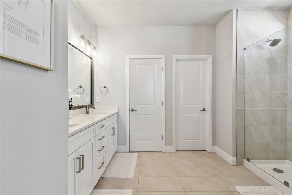Sarasota, Florida, 34237, United States, 3 Bedrooms Bedrooms, ,4 BathroomsBathrooms,Residential,For Sale,1862311