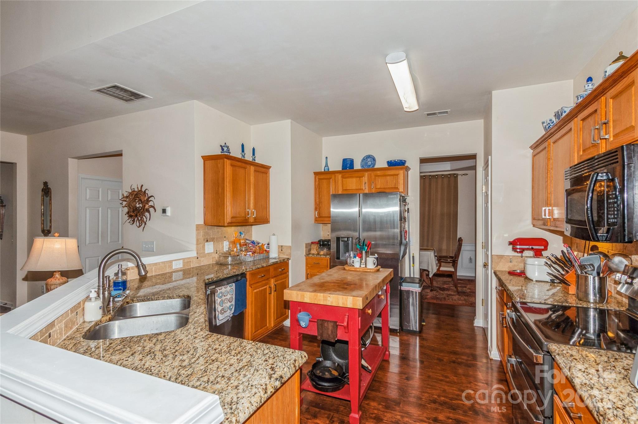 Cornelius, North Carolina, 28031, United States, 4 Bedrooms Bedrooms, ,3 BathroomsBathrooms,Residential,For Sale,1896609