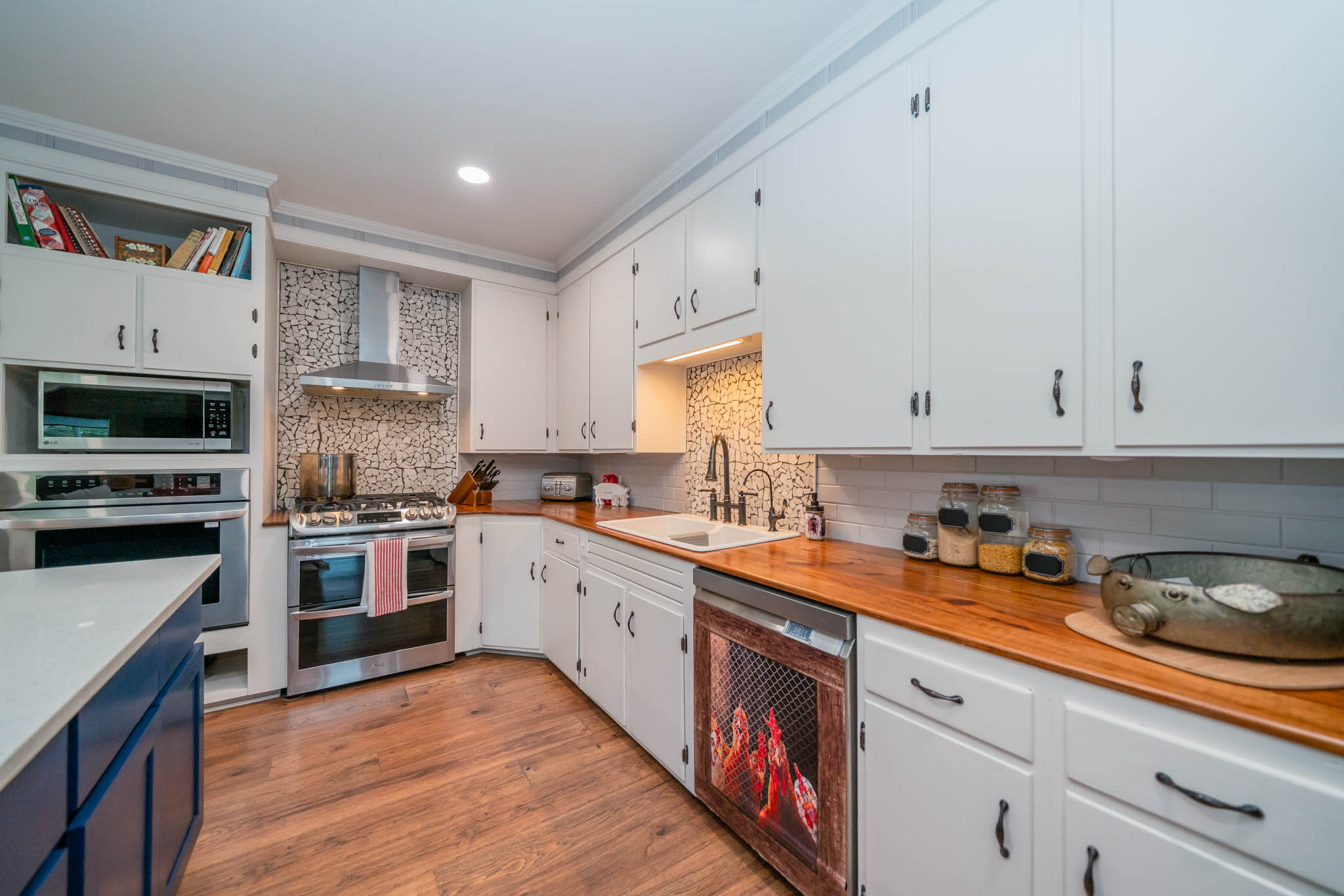 Jacksonville, Texas, 75766, United States, 4 Bedrooms Bedrooms, ,3 BathroomsBathrooms,Residential,For Sale,1975074