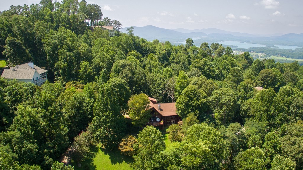 Hayesville, North Carolina, 28904, United States, 3 Bedrooms Bedrooms, ,5 BathroomsBathrooms,Residential,For Sale,1931942