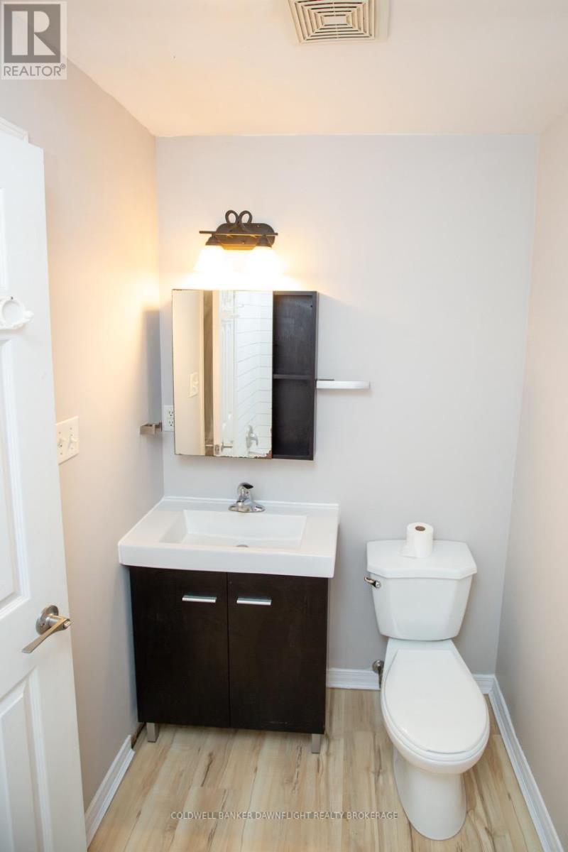 LONDON EAST (EAST G), Ontario, N6B 3H9, CA, 4 Bedrooms Bedrooms, ,3 BathroomsBathrooms,Residential,For Sale,1949851