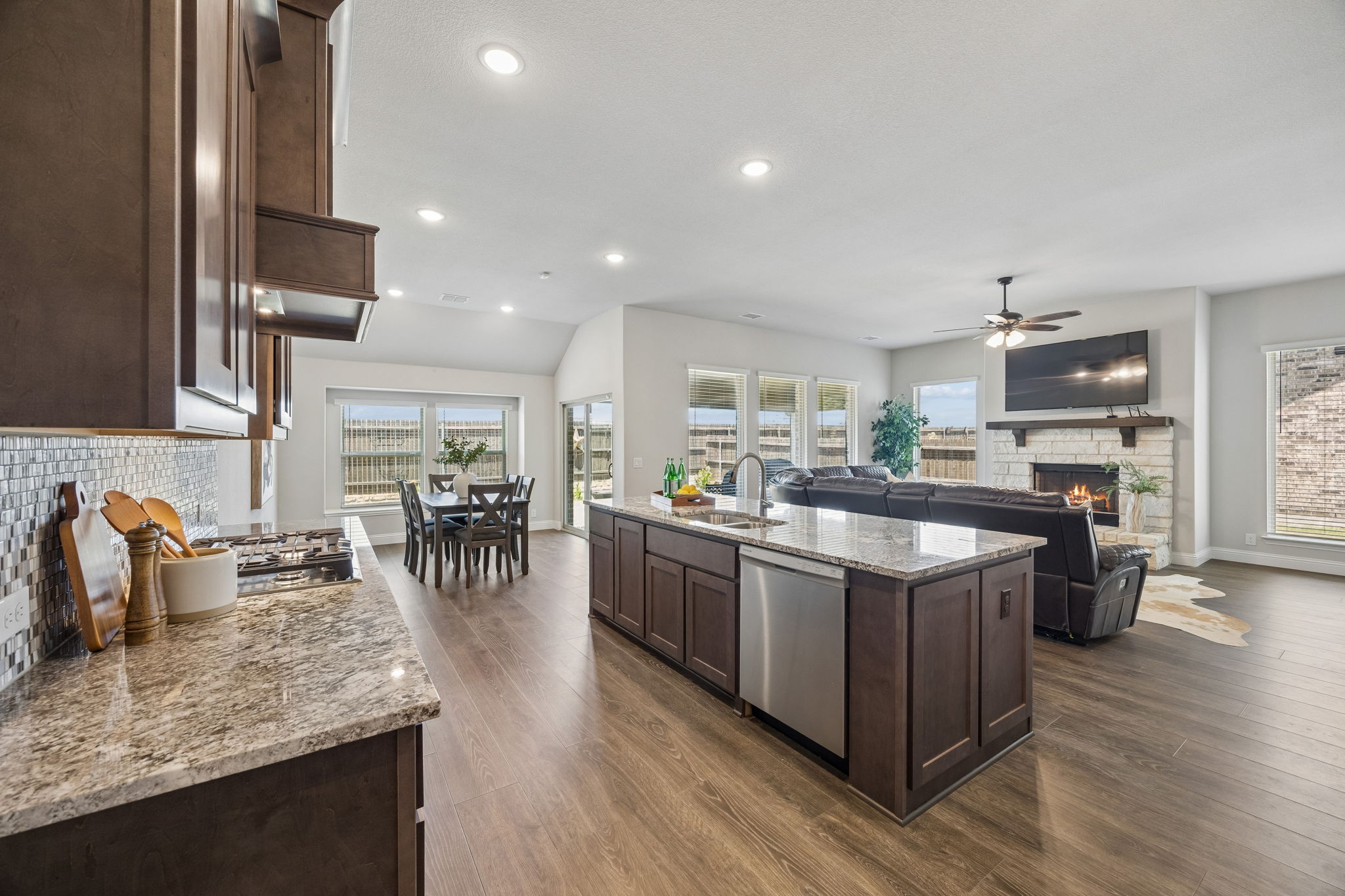  1005 Longbow Lane, Crowley, TX, 76036 - 物件實景
