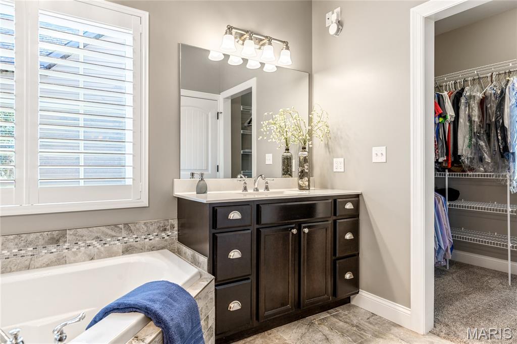 Lake St Louis, Missouri, 63367, United States, 4 Bedrooms Bedrooms, ,4 BathroomsBathrooms,Residential,For Sale,1987646