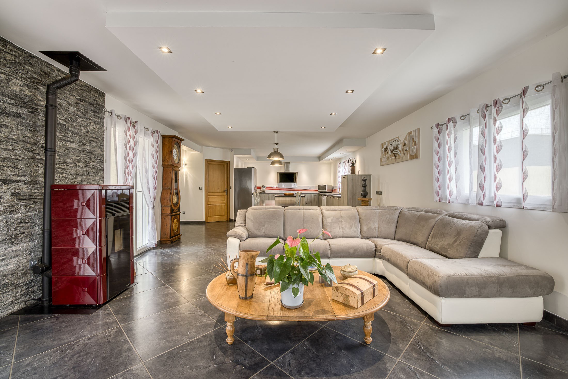  Elegant contemporary house in Bourget-du-Lac - 物件實景