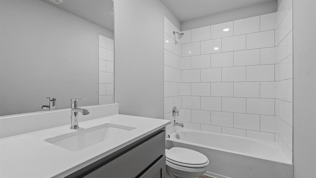 Mansfield, Texas, 76063, United States, 5 Bedrooms Bedrooms, ,3 BathroomsBathrooms,Residential,For Sale,1937196