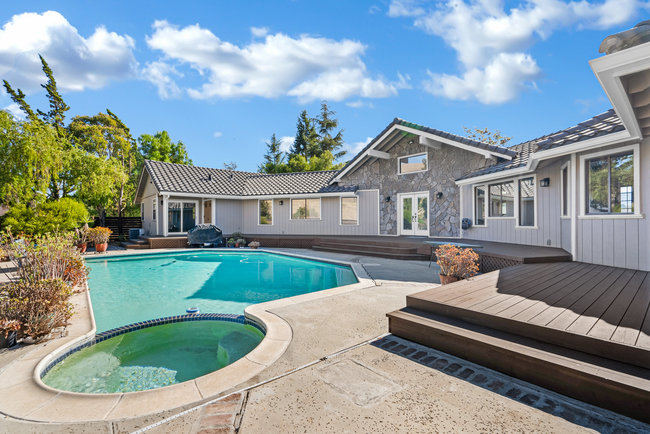 Tres Pinos, California, 95075, United States, 3 Bedrooms Bedrooms, ,3 BathroomsBathrooms,Residential,For Sale,1988626