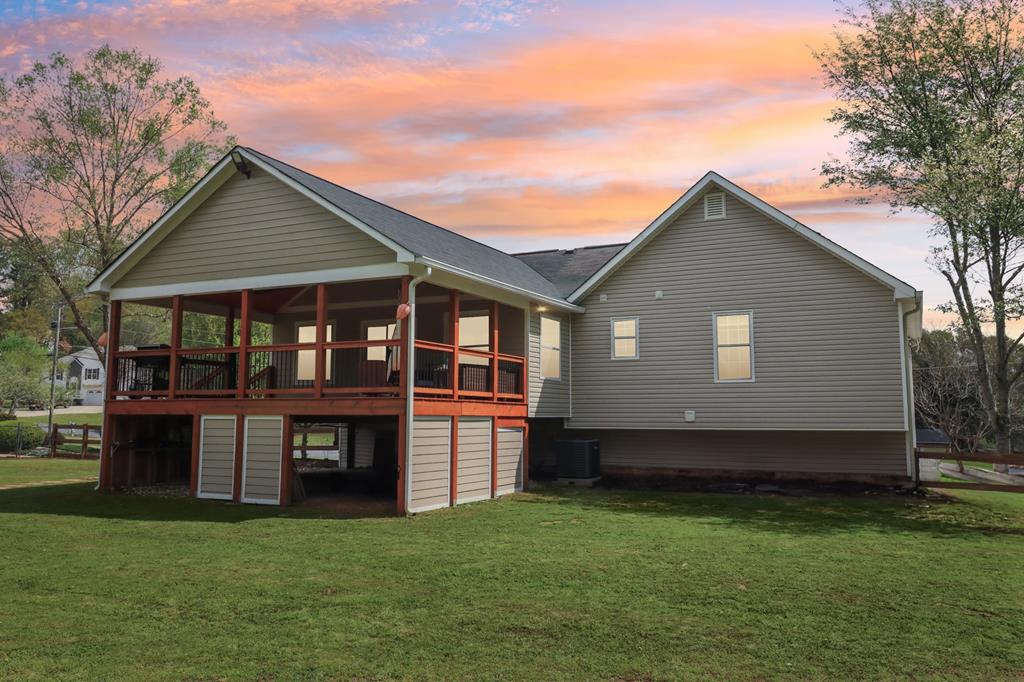 Woodstock, Georgia, 30188, United States, 5 Bedrooms Bedrooms, ,3 BathroomsBathrooms,Residential,For Sale,1944813