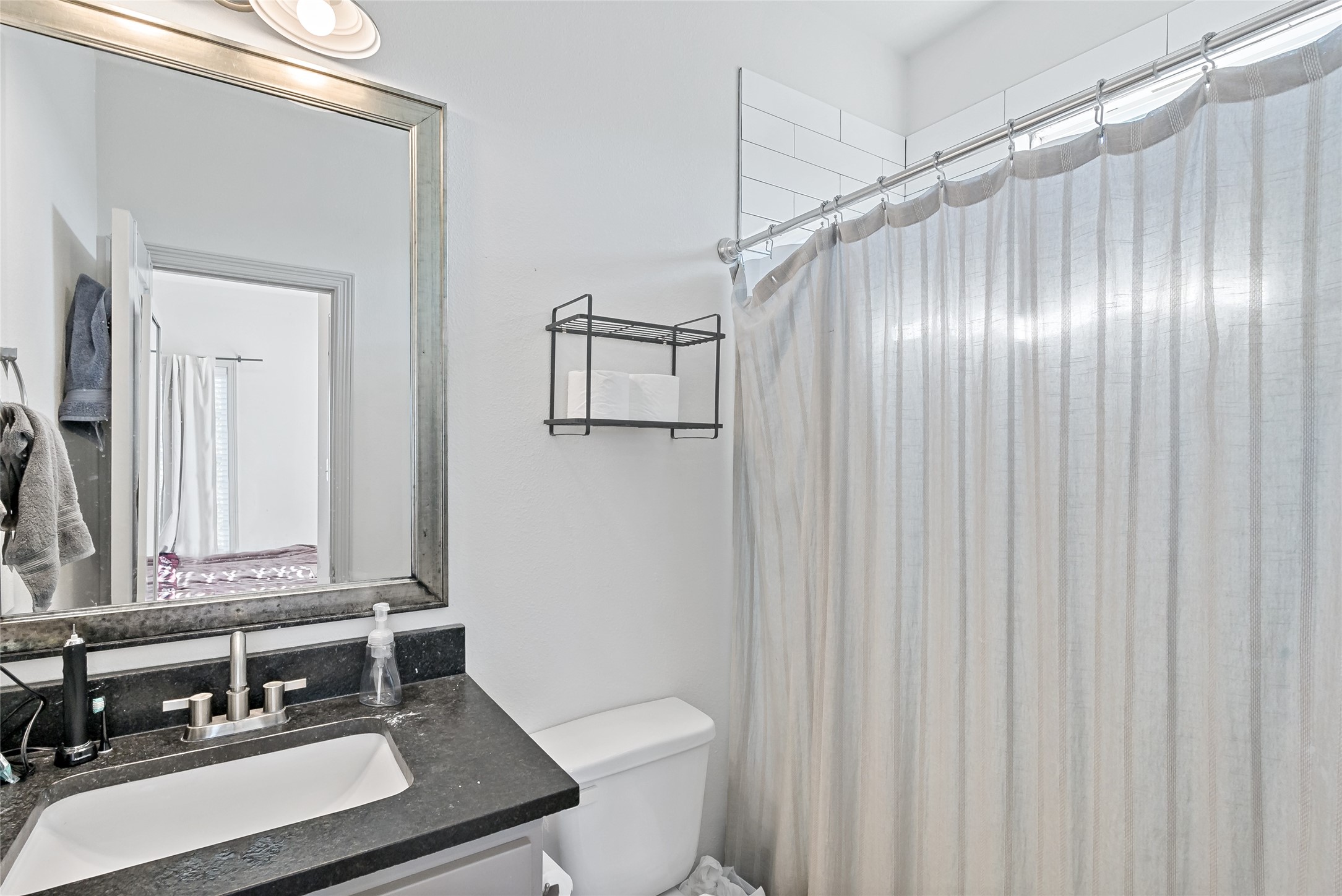 College Station, Texas, 77840, United States, 6 Bedrooms Bedrooms, ,7 BathroomsBathrooms,Residential,For Sale,1989184