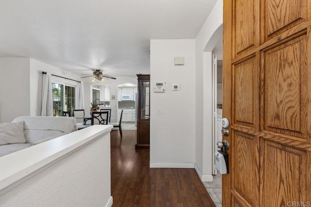 Vista, California, 92081, United States, 2 Bedrooms Bedrooms, ,2 BathroomsBathrooms,Residential,For Sale,1989582