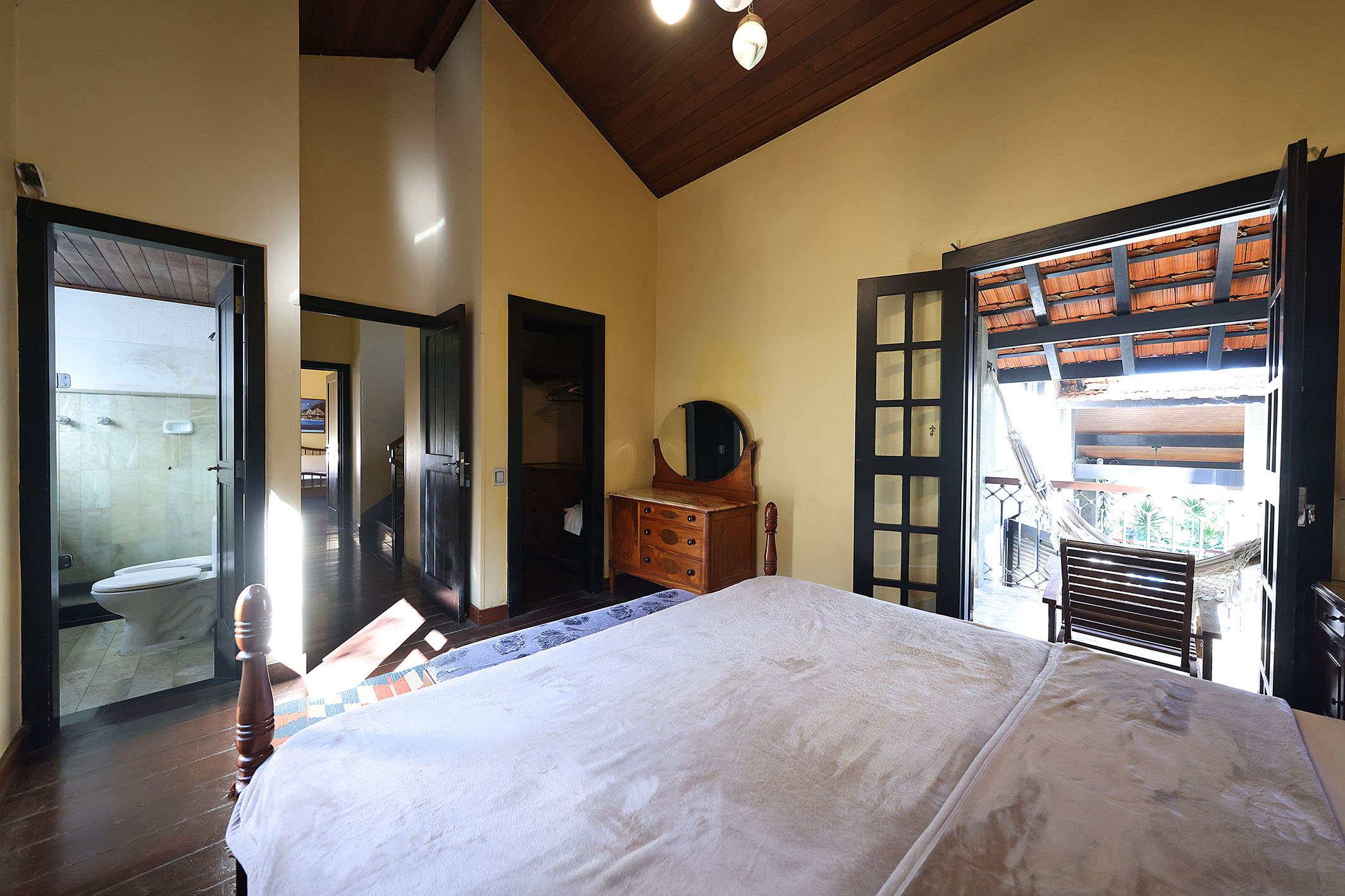  Mountain retreat with comprehensive leisure amenities and guest accommodations - 物件實景