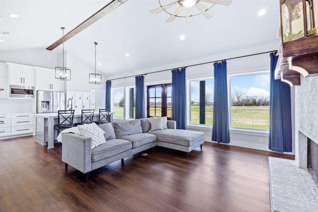 Greenville, Texas, 75402, United States, 3 Bedrooms Bedrooms, ,3 BathroomsBathrooms,Residential,For Sale,1905873