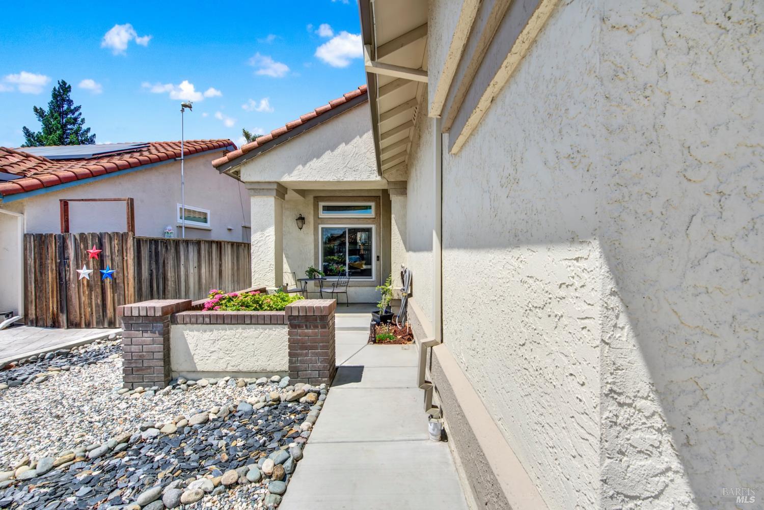 Vacaville, California, 95687, United States, 4 Bedrooms Bedrooms, ,3 BathroomsBathrooms,Residential,For Sale,1856071
