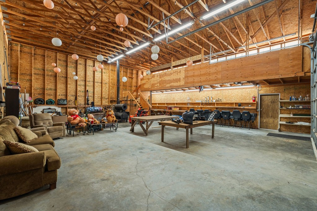 Bonners Ferry, Idaho, 83805, United States, 3 Bedrooms Bedrooms, ,4 BathroomsBathrooms,Residential,For Sale,1984473