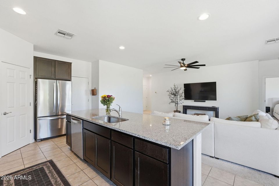 Queen Creek, Arizona, 85142, United States, 3 Bedrooms Bedrooms, ,2 BathroomsBathrooms,Residential,For Sale,2012024