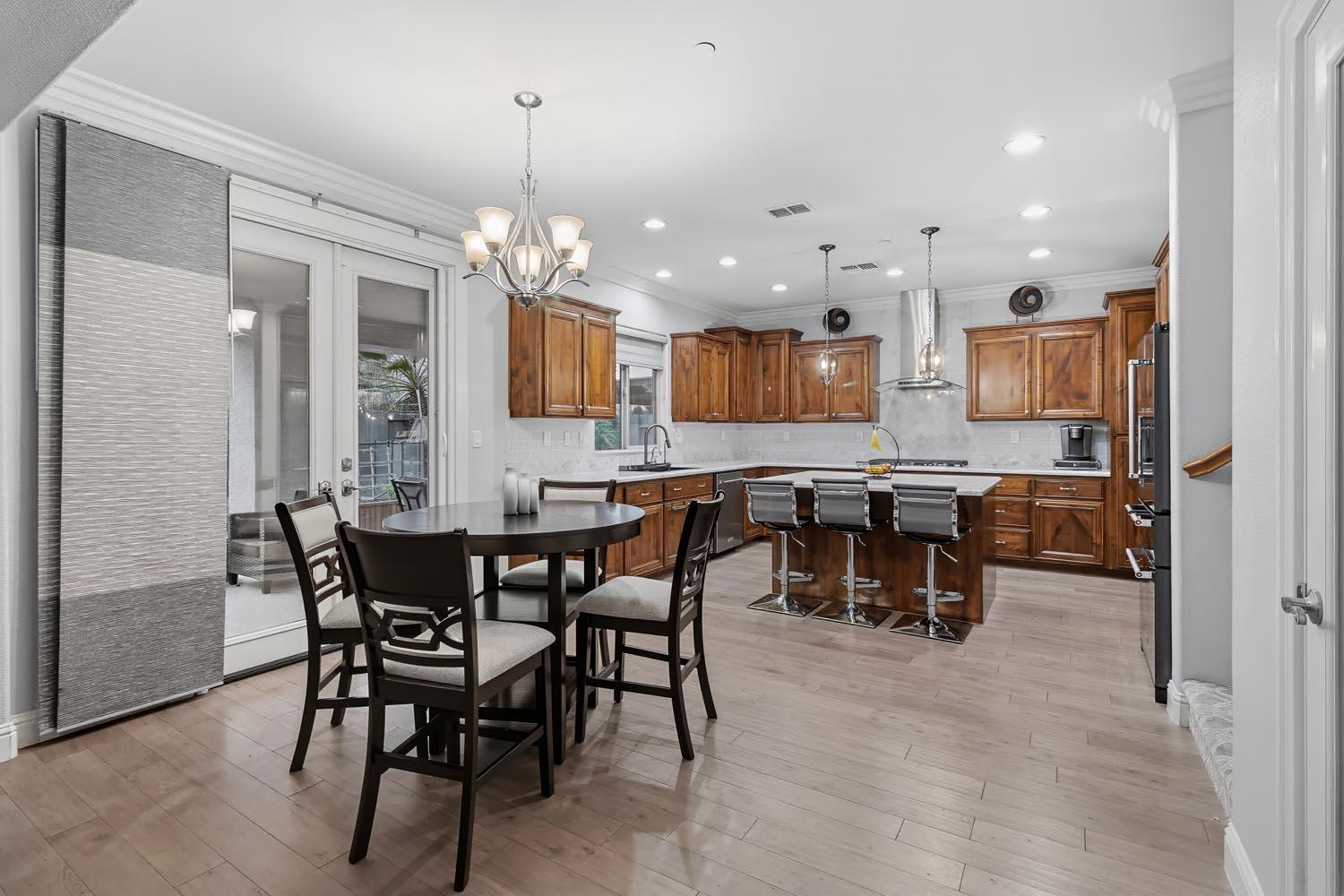 Elk Grove, California, 95757, United States, 5 Bedrooms Bedrooms, ,5 BathroomsBathrooms,Residential,For Sale,2001811