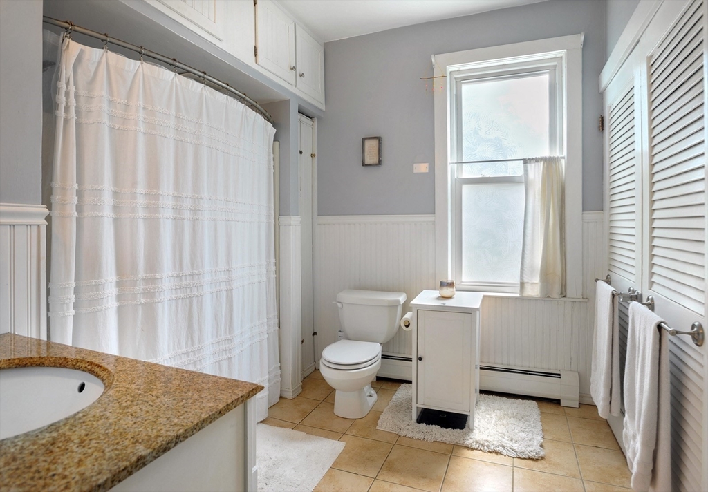 Hingham, Massachusetts, 02043, United States, 3 Bedrooms Bedrooms, ,2 BathroomsBathrooms,Residential,For Sale,1846481