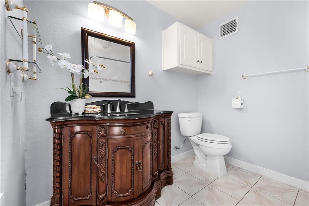 8248 Meadowbrook Drive, Fort Worth, Texas, 76120, United States, 5 Bedrooms Bedrooms, ,6 BathroomsBathrooms,Residential,For Sale,8248 Meadowbrook Drive,1666284
