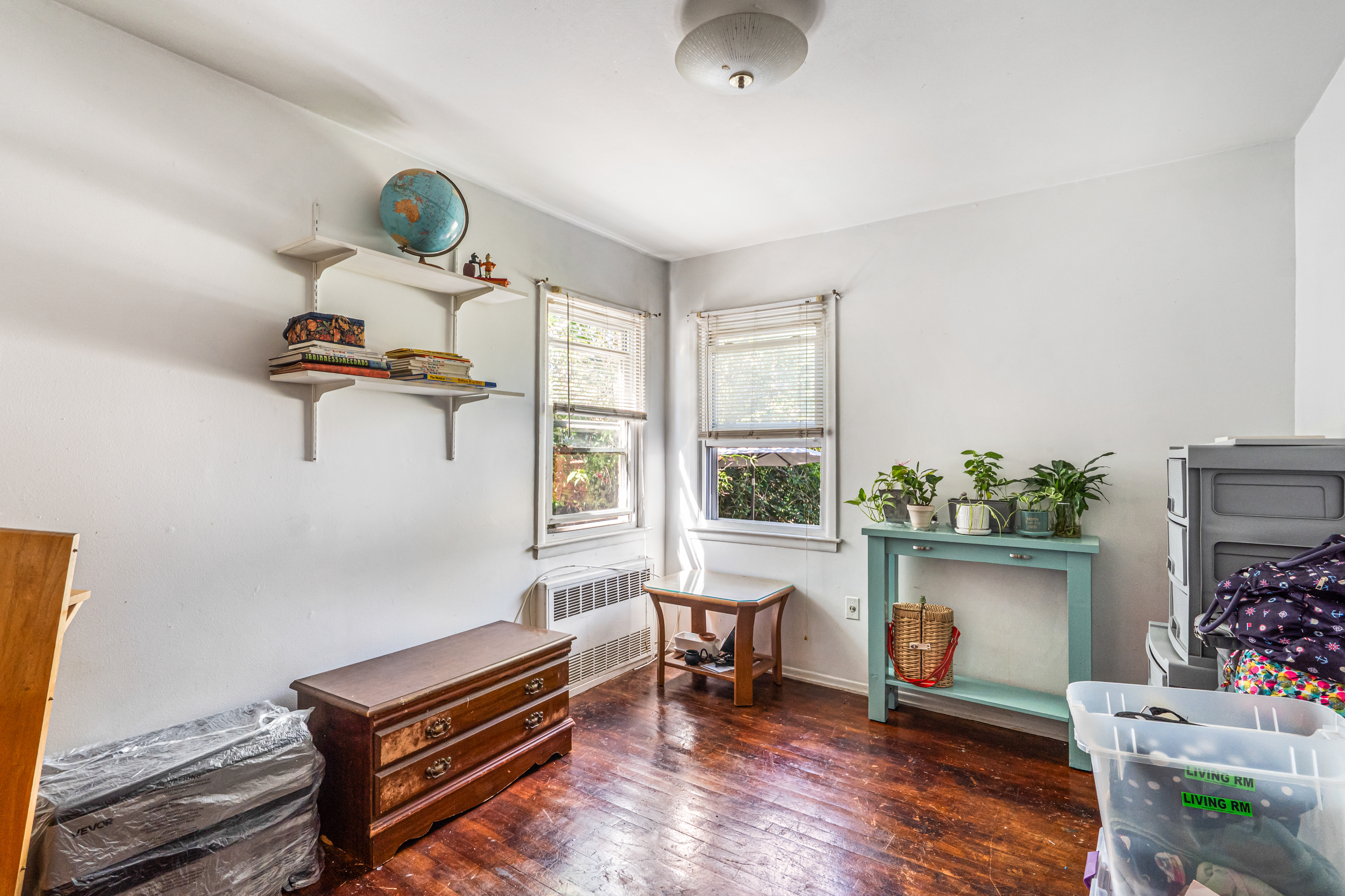  221-51 Braddock Avenue, Queens Village, NY, 11427 - 物件實景