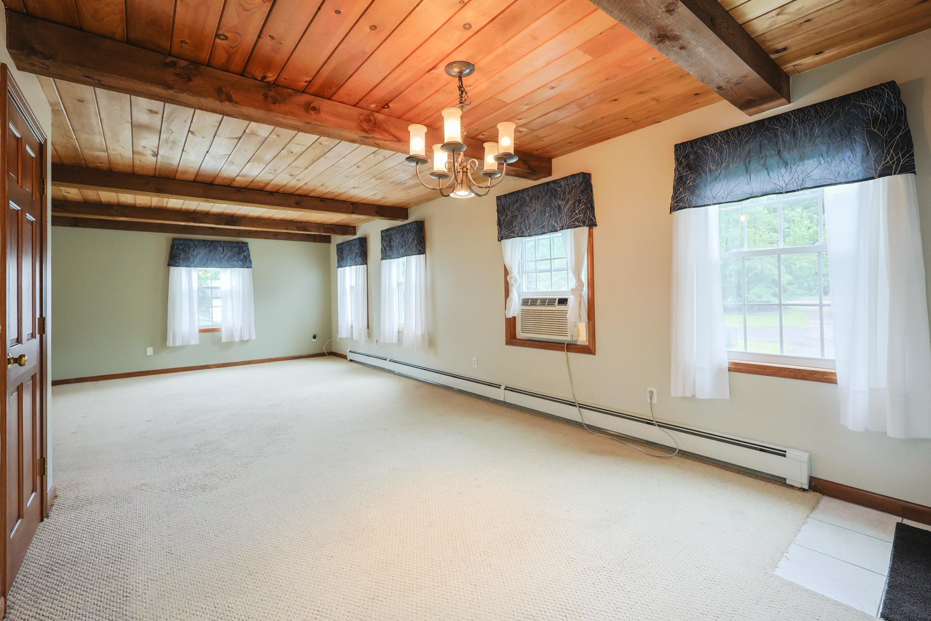 Hampstead, New Hampshire, 03826, United States, 4 Bedrooms Bedrooms, ,2 BathroomsBathrooms,Residential,For Sale,1890507