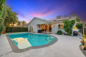 Van Nuys, California, 91405, United States, 3 Bedrooms Bedrooms, ,2 BathroomsBathrooms,Residential,For Sale,1939328