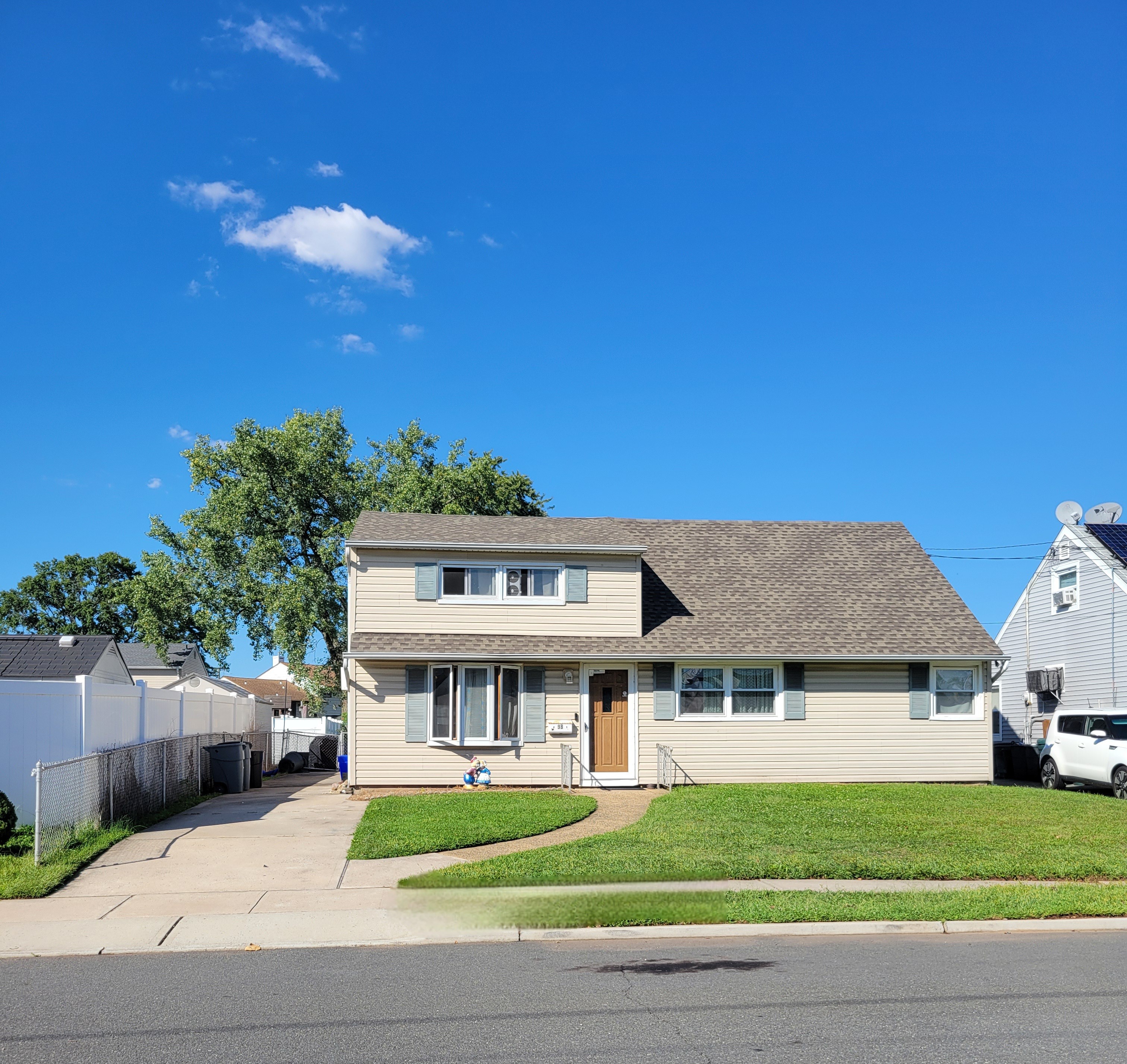 Carteret, New Jersey, 07008, United States, 6 Bedrooms Bedrooms, ,2 BathroomsBathrooms,Residential,For Sale,1980977