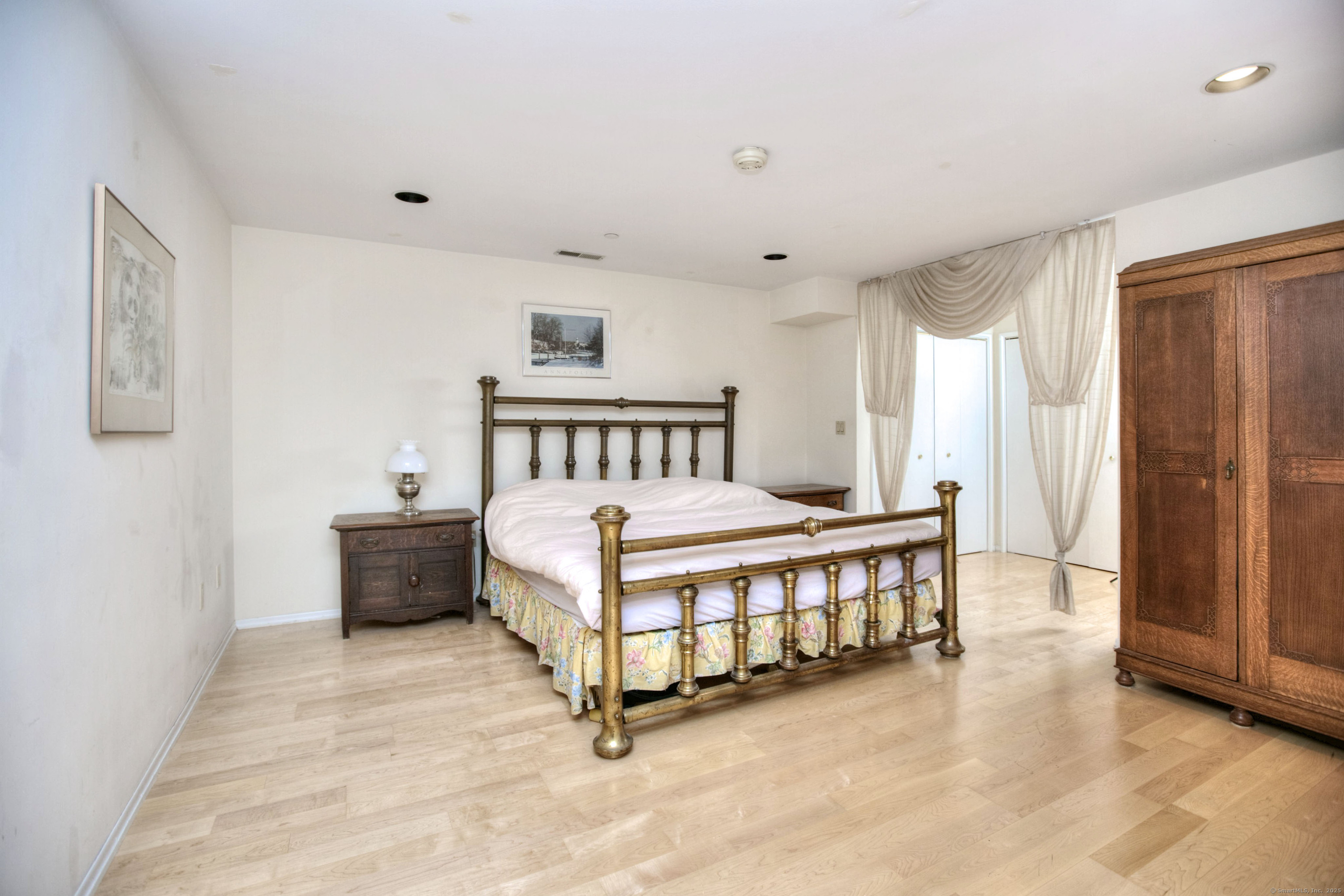 Norwalk, Connecticut, 06855, United States, 2 Bedrooms Bedrooms, ,2 BathroomsBathrooms,Residential,For Sale,1838207