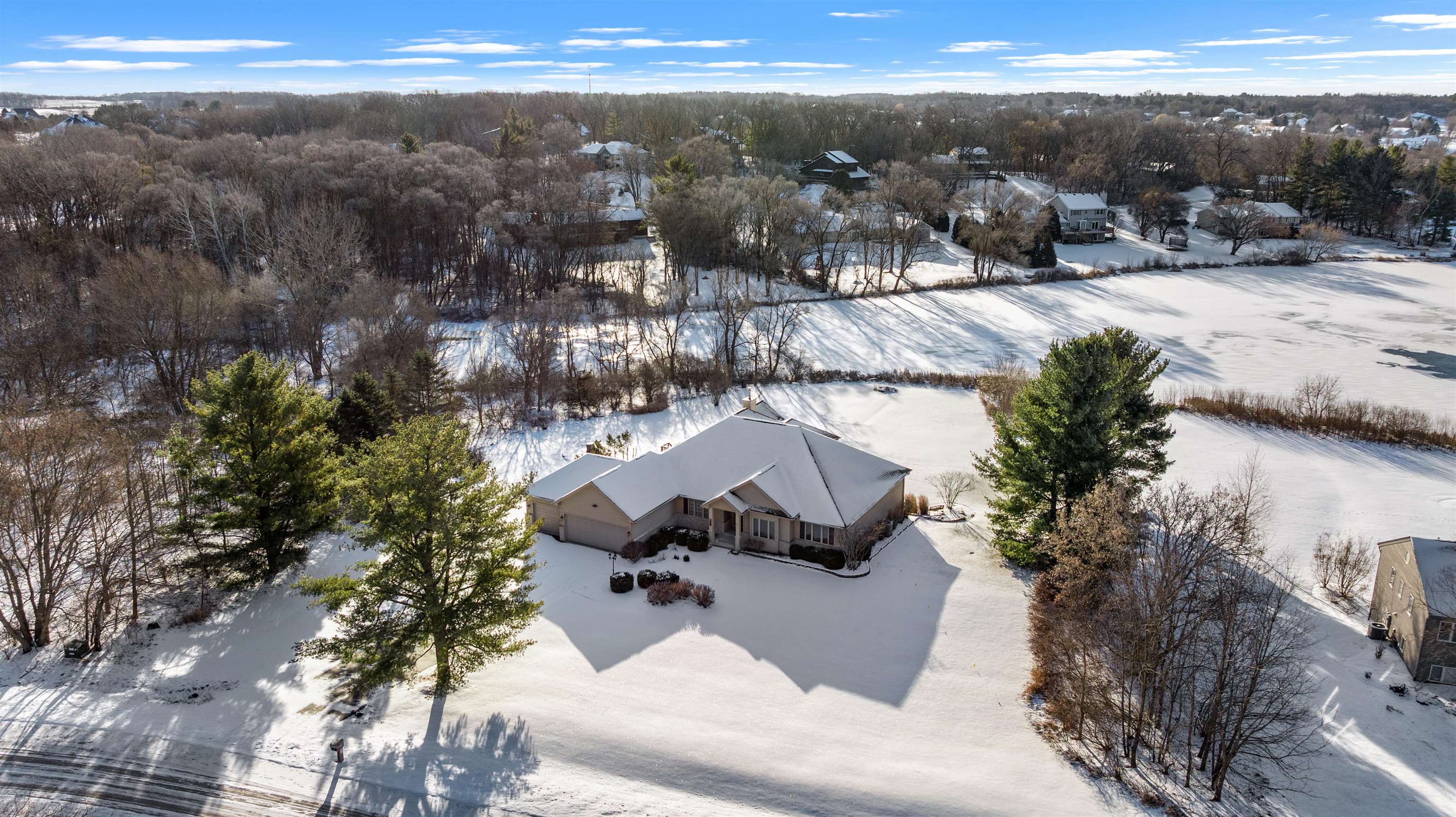 Roscoe, Illinois, 61073, United States, 3 Bedrooms Bedrooms, ,4 BathroomsBathrooms,Residential,For Sale,2011367