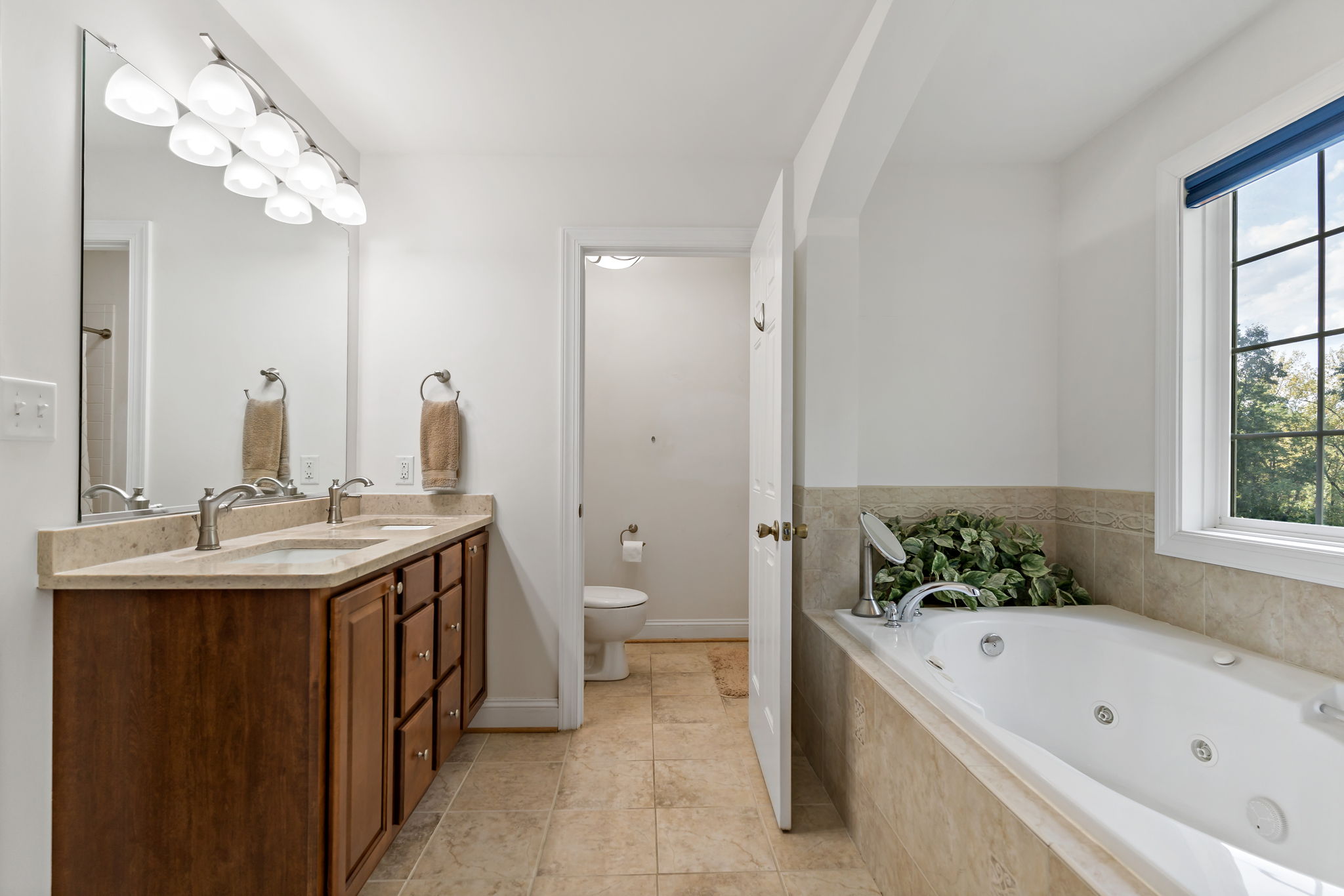 Harpers Ferry, West Virginia, 25425, United States, 4 Bedrooms Bedrooms, ,Residential,For Sale,1977354