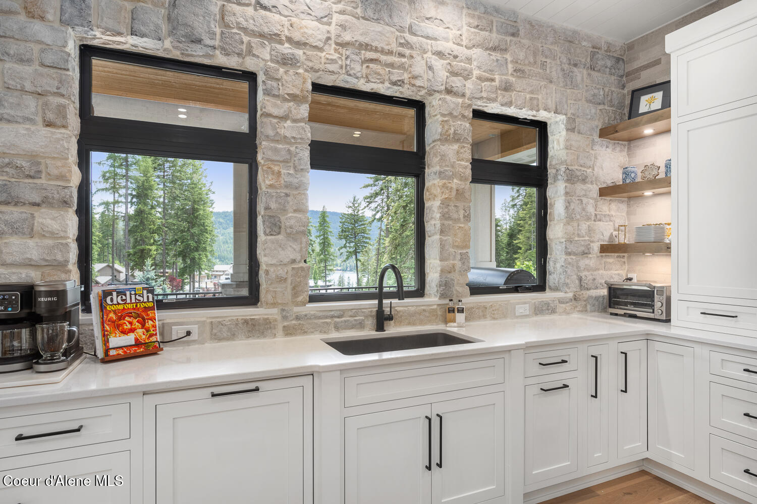 Coeur d'Alene, Idaho, 83814, United States, 4 Bedrooms Bedrooms, ,4 BathroomsBathrooms,Residential,For Sale,1851825