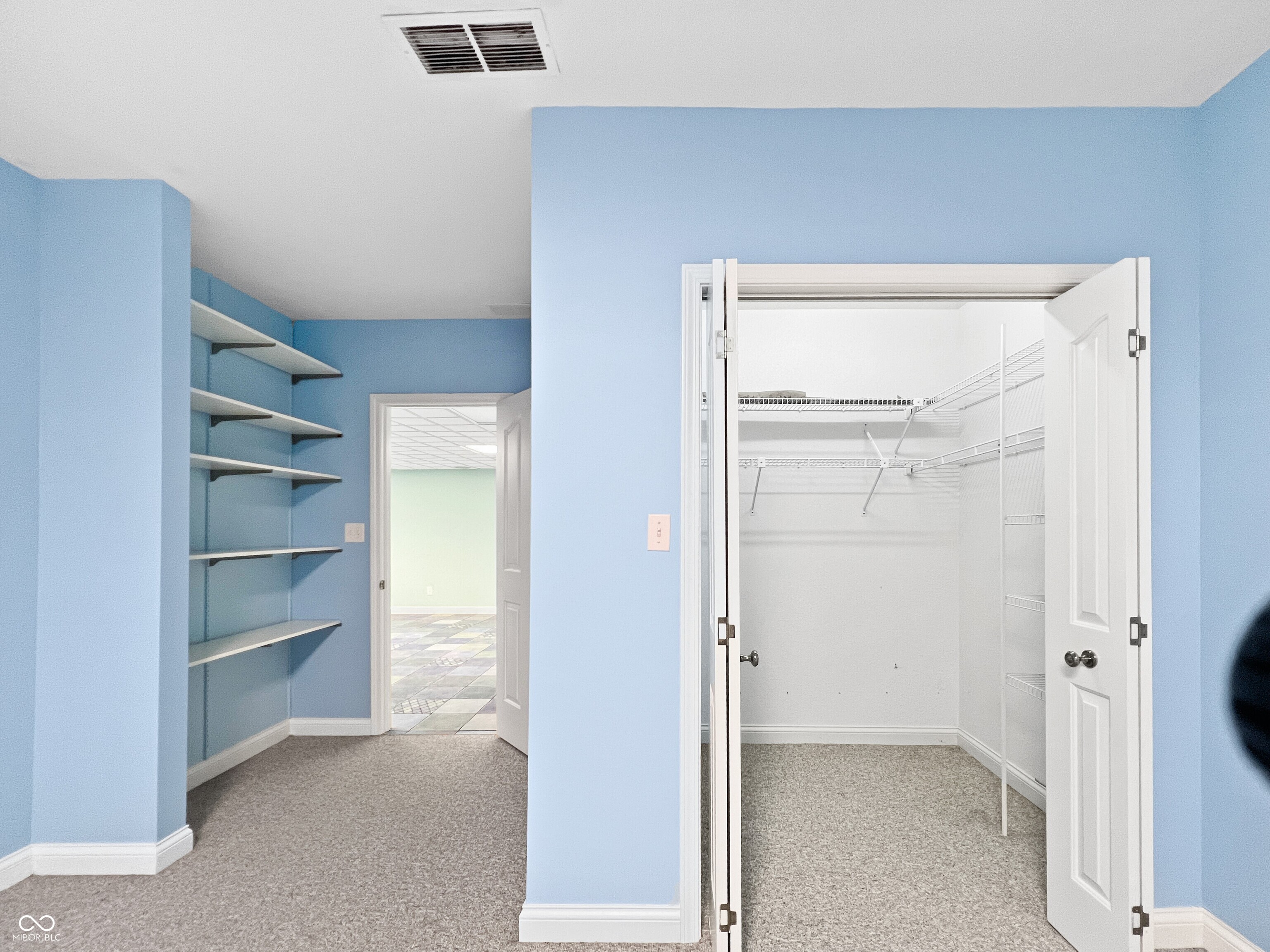 Columbus, Indiana, 47201, United States, 5 Bedrooms Bedrooms, ,6 BathroomsBathrooms,Residential,For Sale,1979621