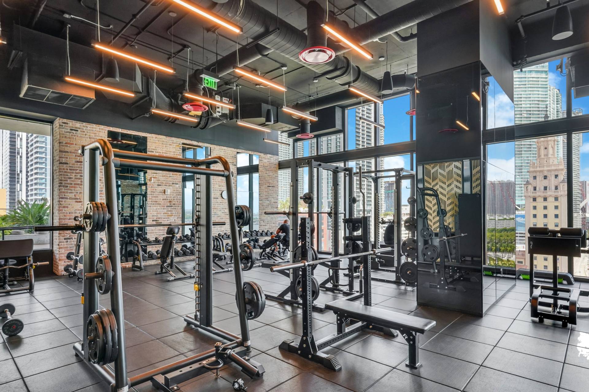  398 NE 5th St, Miami, FL, 33132 - 物件實景
