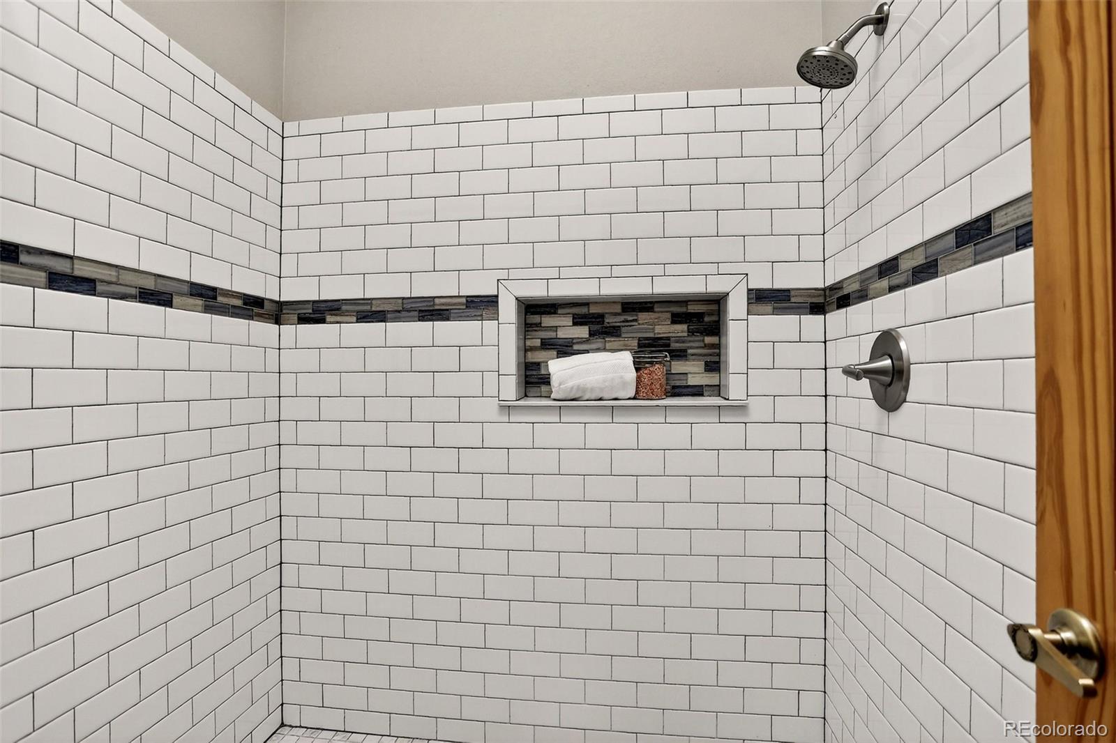 Littleton, Colorado, 80127, United States, 4 Bedrooms Bedrooms, ,2 BathroomsBathrooms,Residential,For Sale,2003001