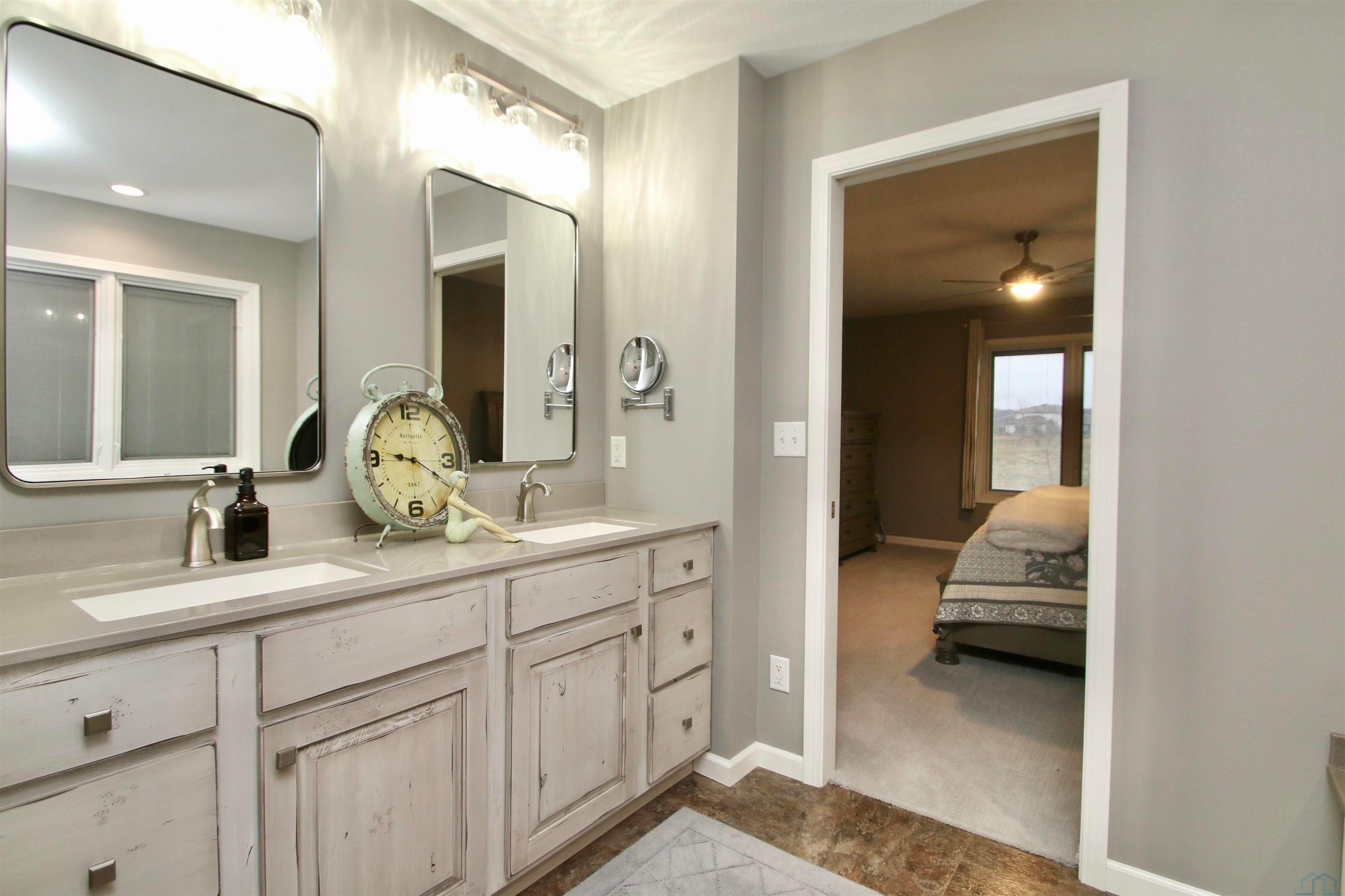 Dakota Dunes, South Dakota, 57049, United States, 4 Bedrooms Bedrooms, ,3 BathroomsBathrooms,Residential,For Sale,2033503