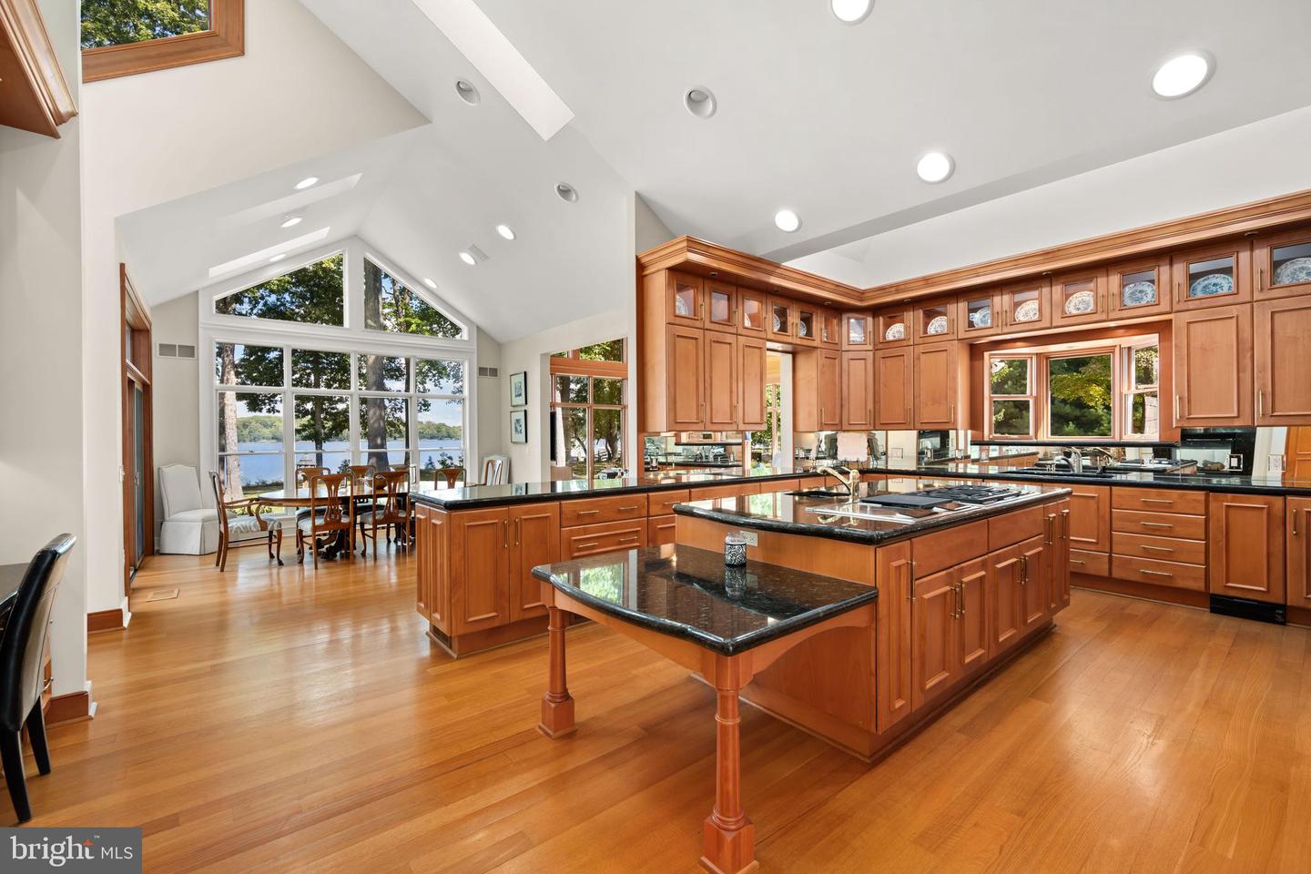 Queenstown, Maryland, 21658, United States, 5 Bedrooms Bedrooms, ,6 BathroomsBathrooms,Residential,For Sale,1940127