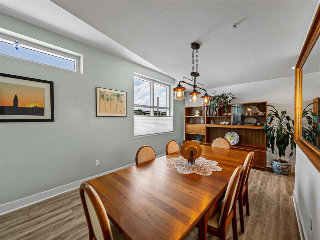 Tampa, Florida, 33602, United States, 1 Bedroom Bedrooms, ,2 BathroomsBathrooms,Residential,For Sale,1807675