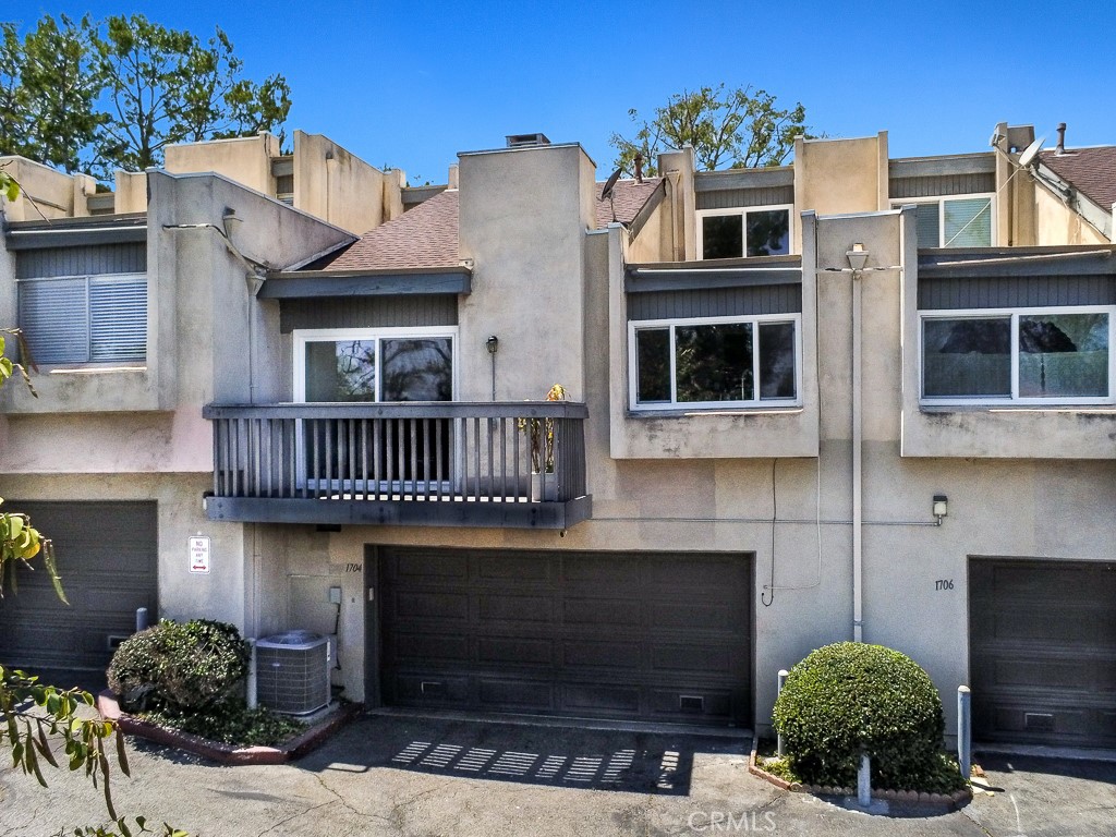 Montebello, California, 90640, United States, 3 Bedrooms Bedrooms, ,2 BathroomsBathrooms,Residential,For Sale,2039978