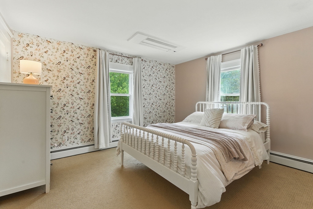 Stoneham, Massachusetts, 02180, United States, 3 Bedrooms Bedrooms, ,2 BathroomsBathrooms,Residential,For Sale,1939949