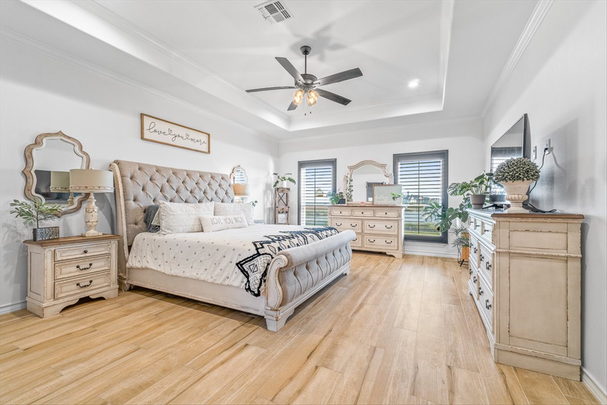 Rockport, Texas, 78382, United States, 5 Bedrooms Bedrooms, ,4 BathroomsBathrooms,Residential,For Sale,1906420
