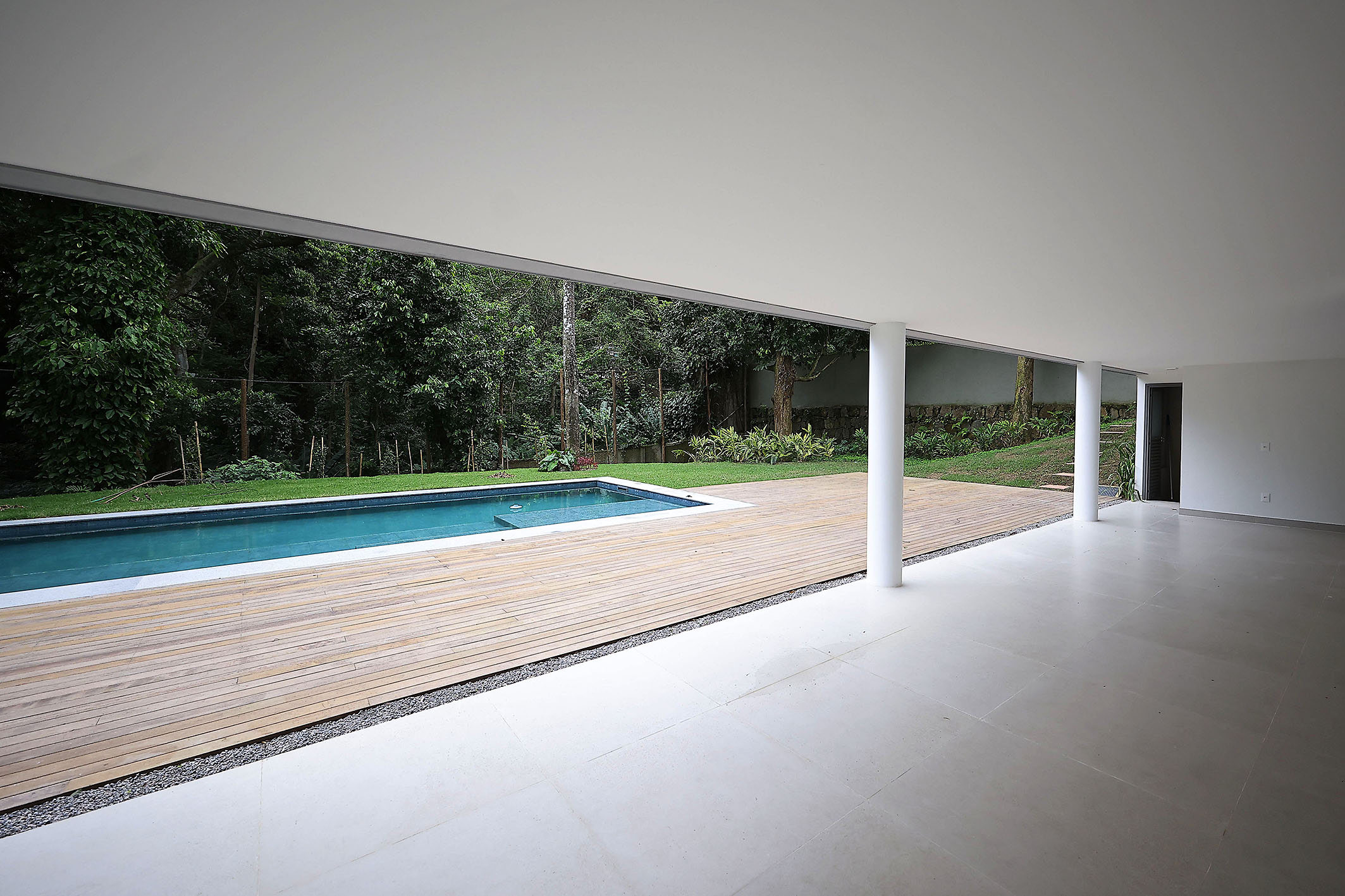  Triplex house with four suites and views of Pedra da Gávea in São Conrado - 物件實景