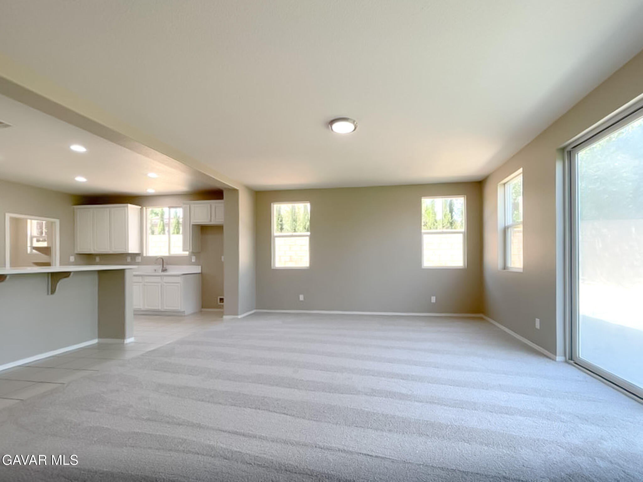 Palmdale, California, 93551, United States, 5 Bedrooms Bedrooms, ,3 BathroomsBathrooms,Residential,For Sale,1976435