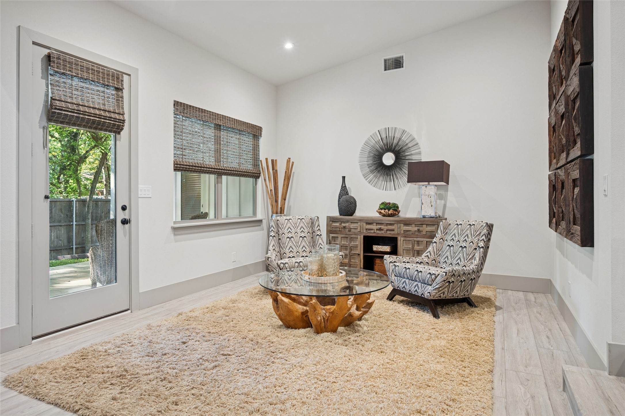 Highland Village, Texas, 75077, United States, 4 Bedrooms Bedrooms, ,3 BathroomsBathrooms,Residential,For Sale,1989492