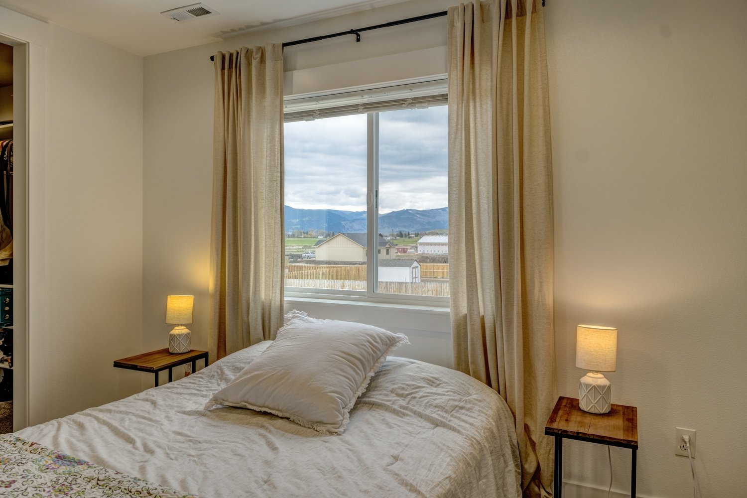 Ranchester, Wyoming, 82839, United States, 4 Bedrooms Bedrooms, ,3 BathroomsBathrooms,Residential,For Sale,1990445