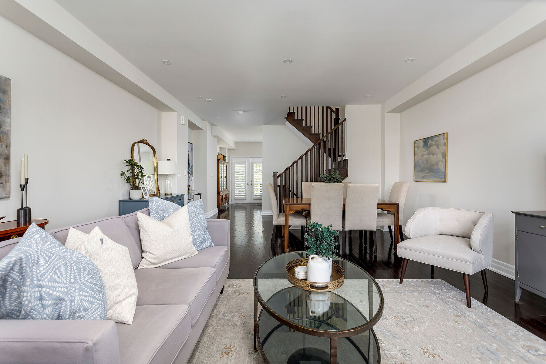  Iconic Lakeview Townhome - 物件實景