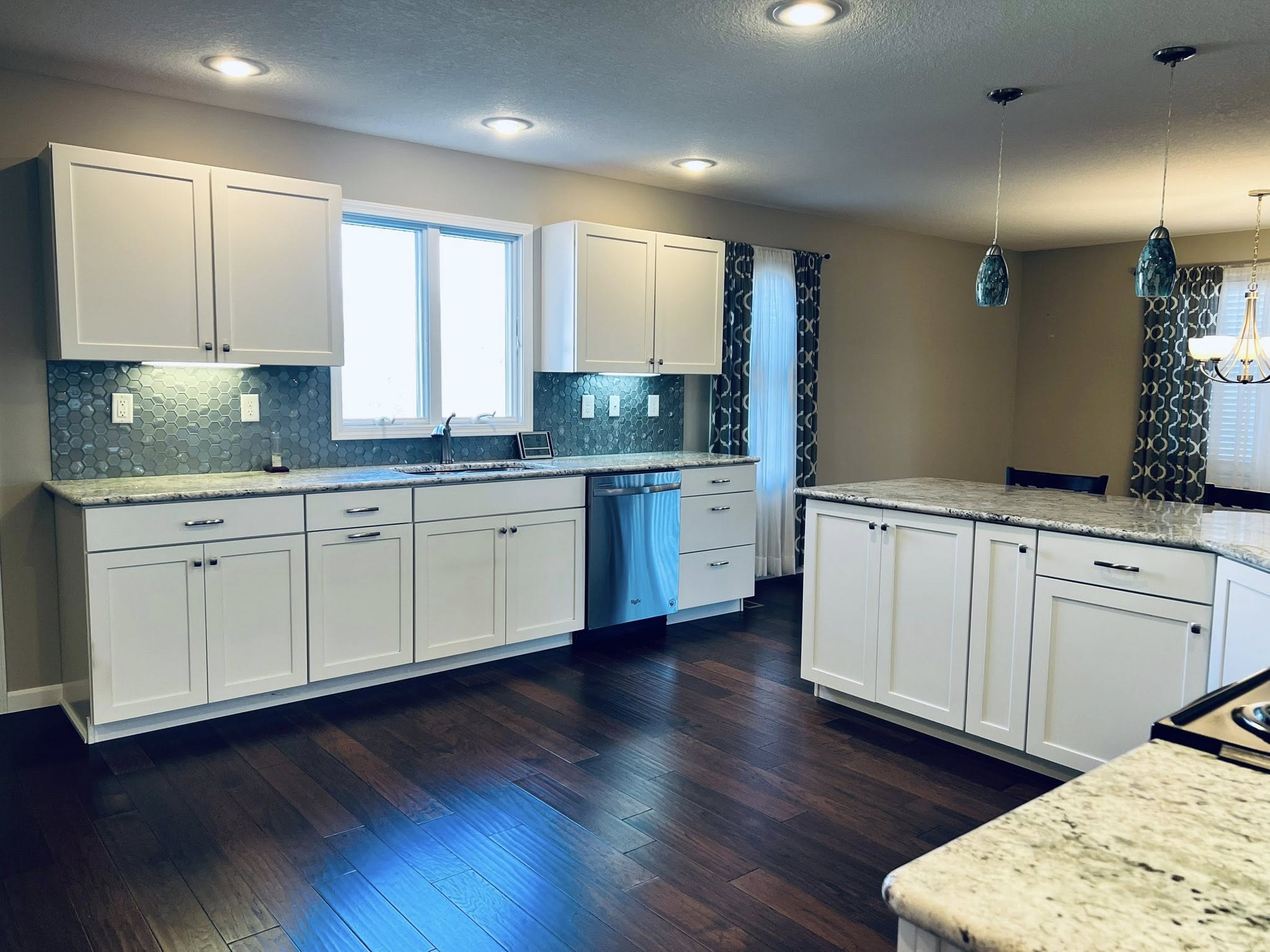 Hannibal, Missouri, 6341, United States, 4 Bedrooms Bedrooms, ,4 BathroomsBathrooms,Residential,For Sale,2005441