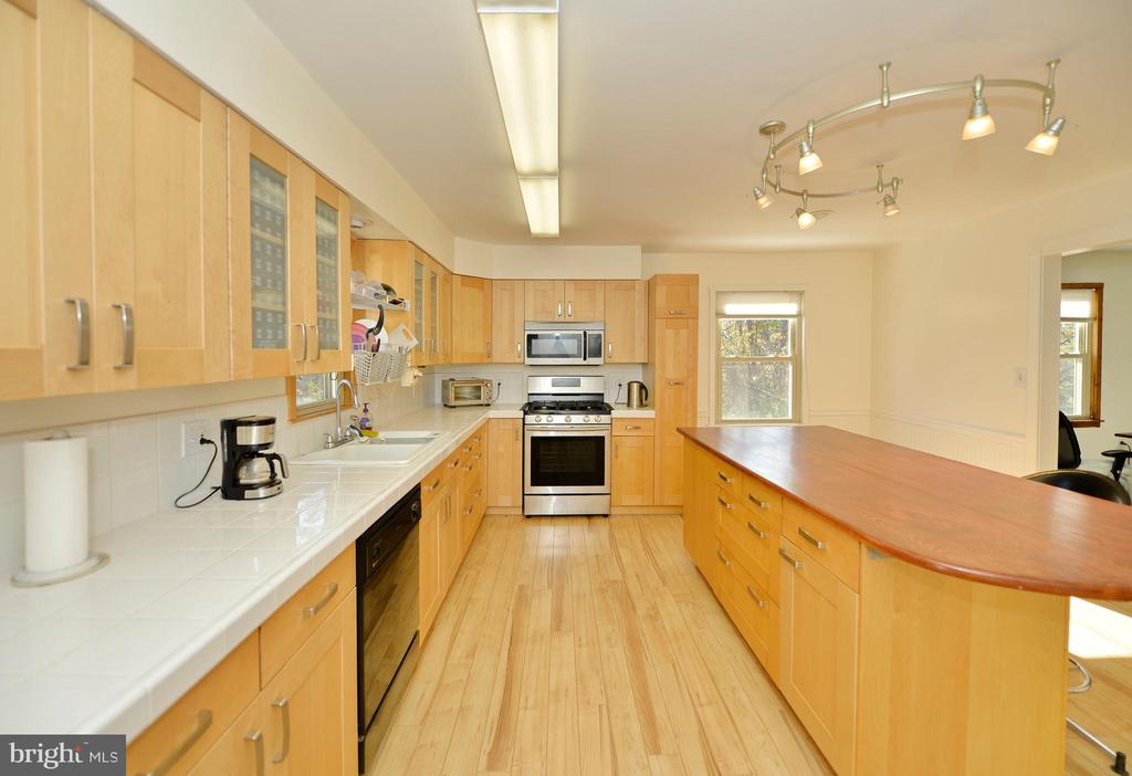 Bloomery, West Virginia, 26817, United States, 3 Bedrooms Bedrooms, ,2 BathroomsBathrooms,Residential,For Sale,1980909