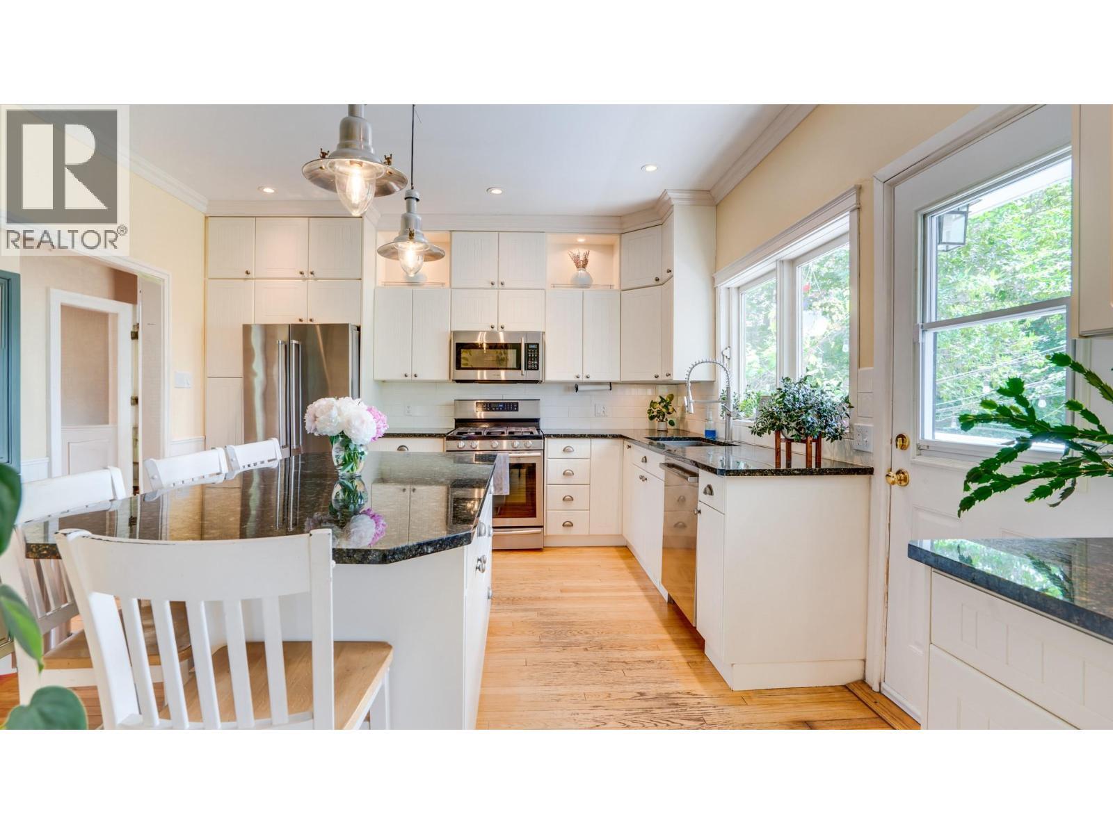 VERNON, British Columbia, V1T 1J7, CA, 5 Bedrooms Bedrooms, ,2 BathroomsBathrooms,Residential,For Sale,1917504