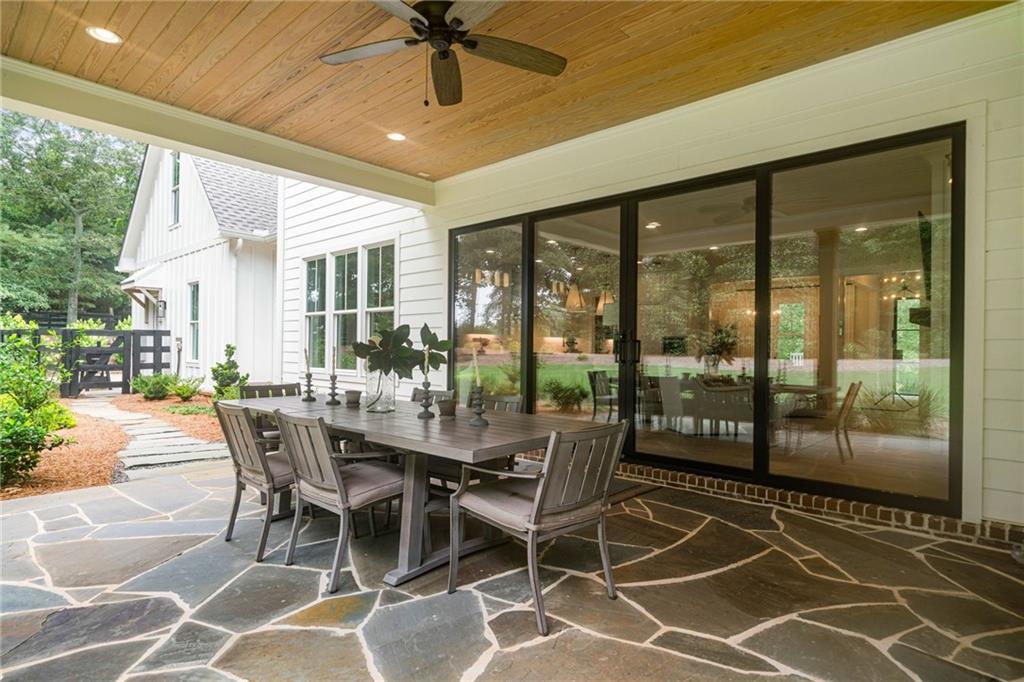 Canton, Georgia, 30115, United States, 5 Bedrooms Bedrooms, ,5 BathroomsBathrooms,Residential,For Sale,1878589
