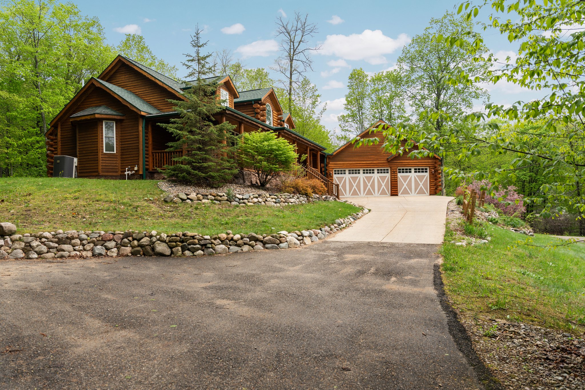Bellaire, Michigan, 49615, United States, 5 Bedrooms Bedrooms, ,4 BathroomsBathrooms,Residential,For Sale,1826987