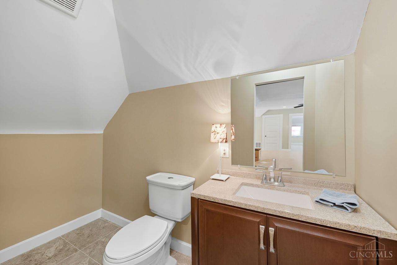 Norwood, Ohio, 45212, United States, 5 Bedrooms Bedrooms, ,5 BathroomsBathrooms,Residential,For Sale,1948609