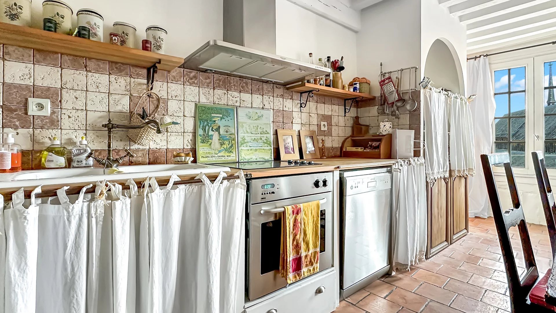 Honfleur, Normandy, 14600, FR, 3 Bedrooms Bedrooms, ,2 BathroomsBathrooms,Residential,For Sale,1805763